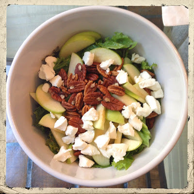 Ensalada con Manzana y Nuez