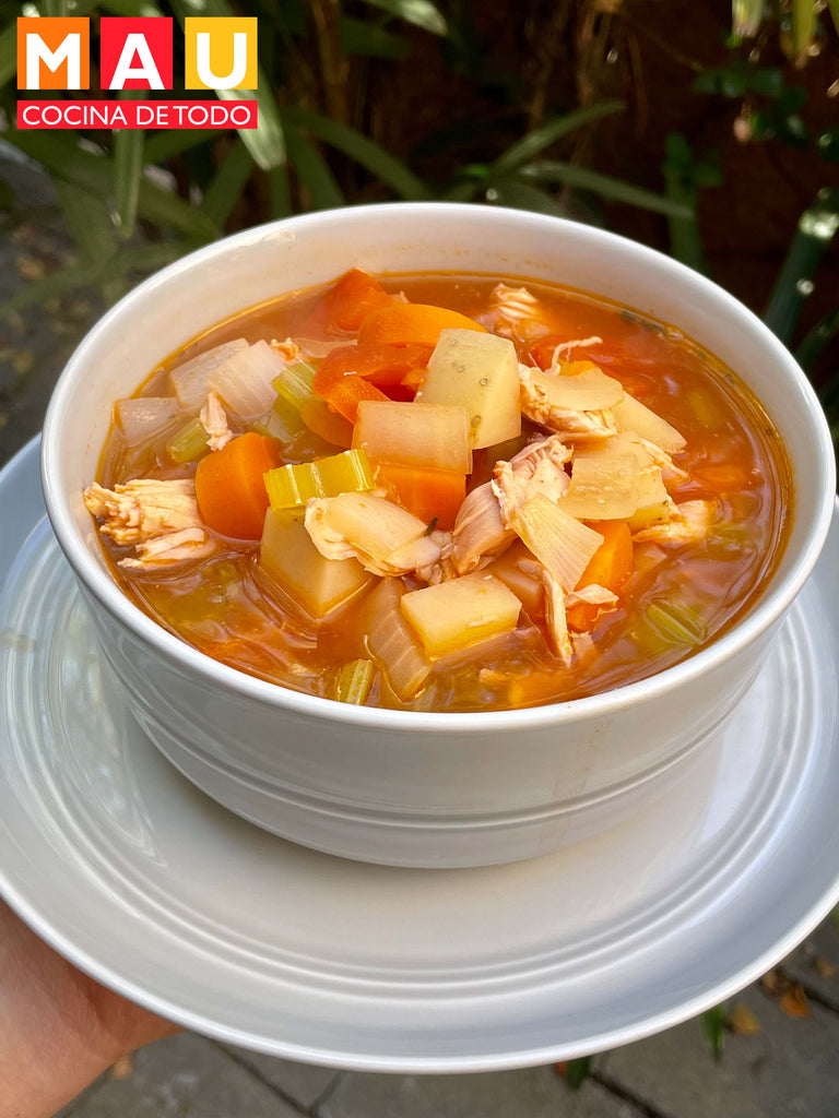 Caldo de Pollo Rojo
