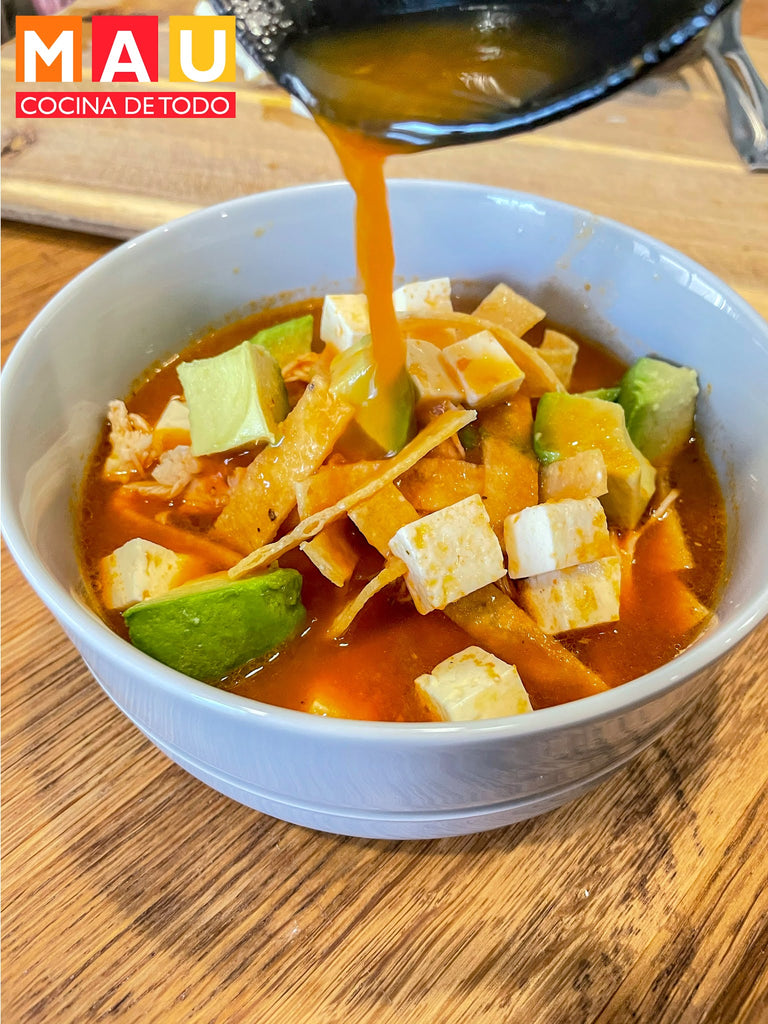 Sopa de Tortilla (Sopa Azteca)