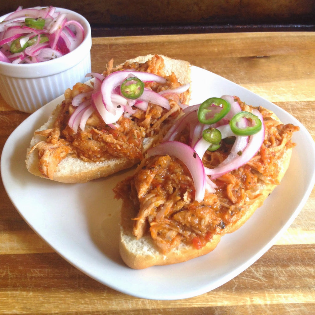 Tortas Abiertas con Pierna en Salsa