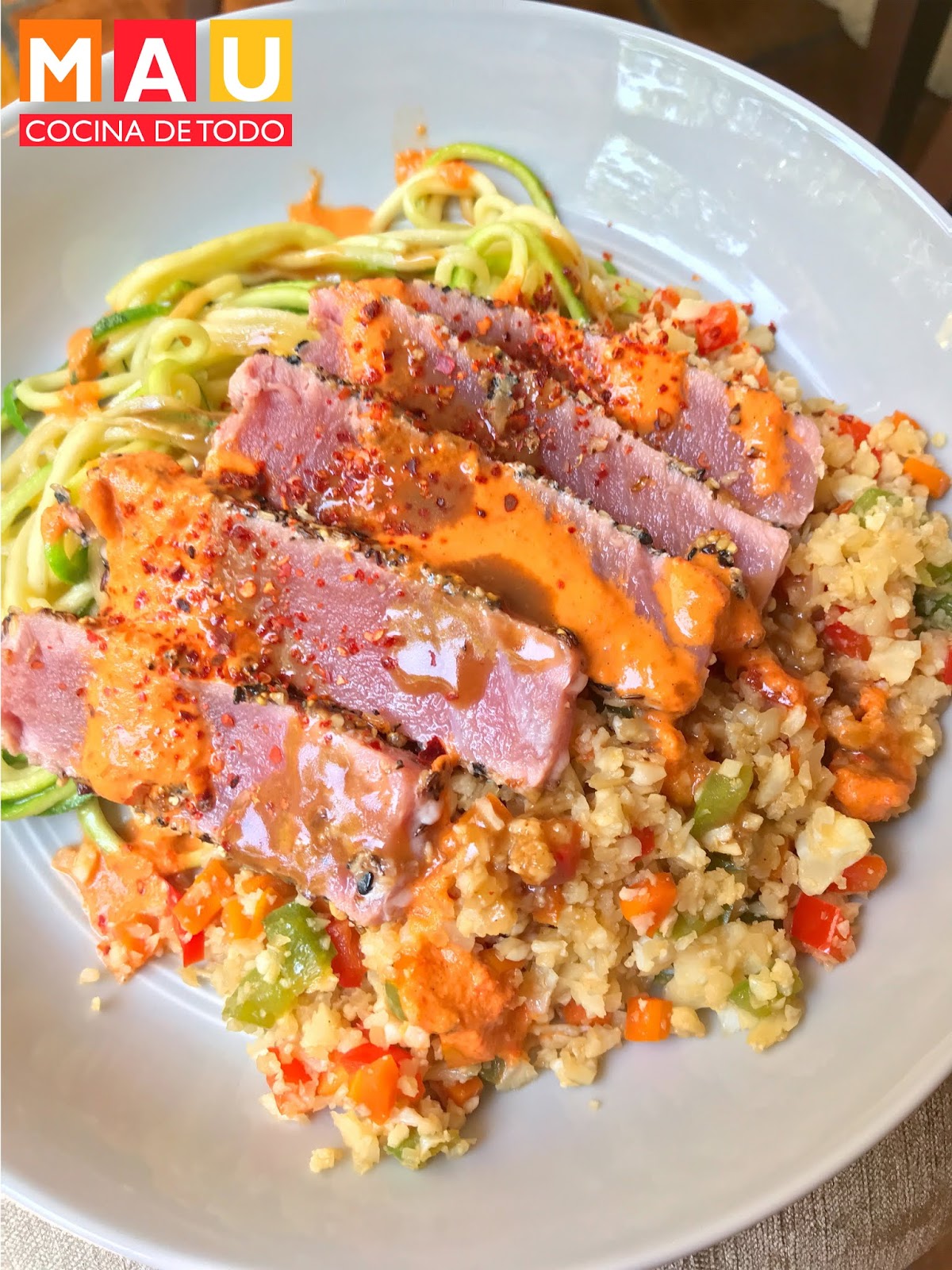 "Arroz" Frito de Coliflor con Atún Sellado