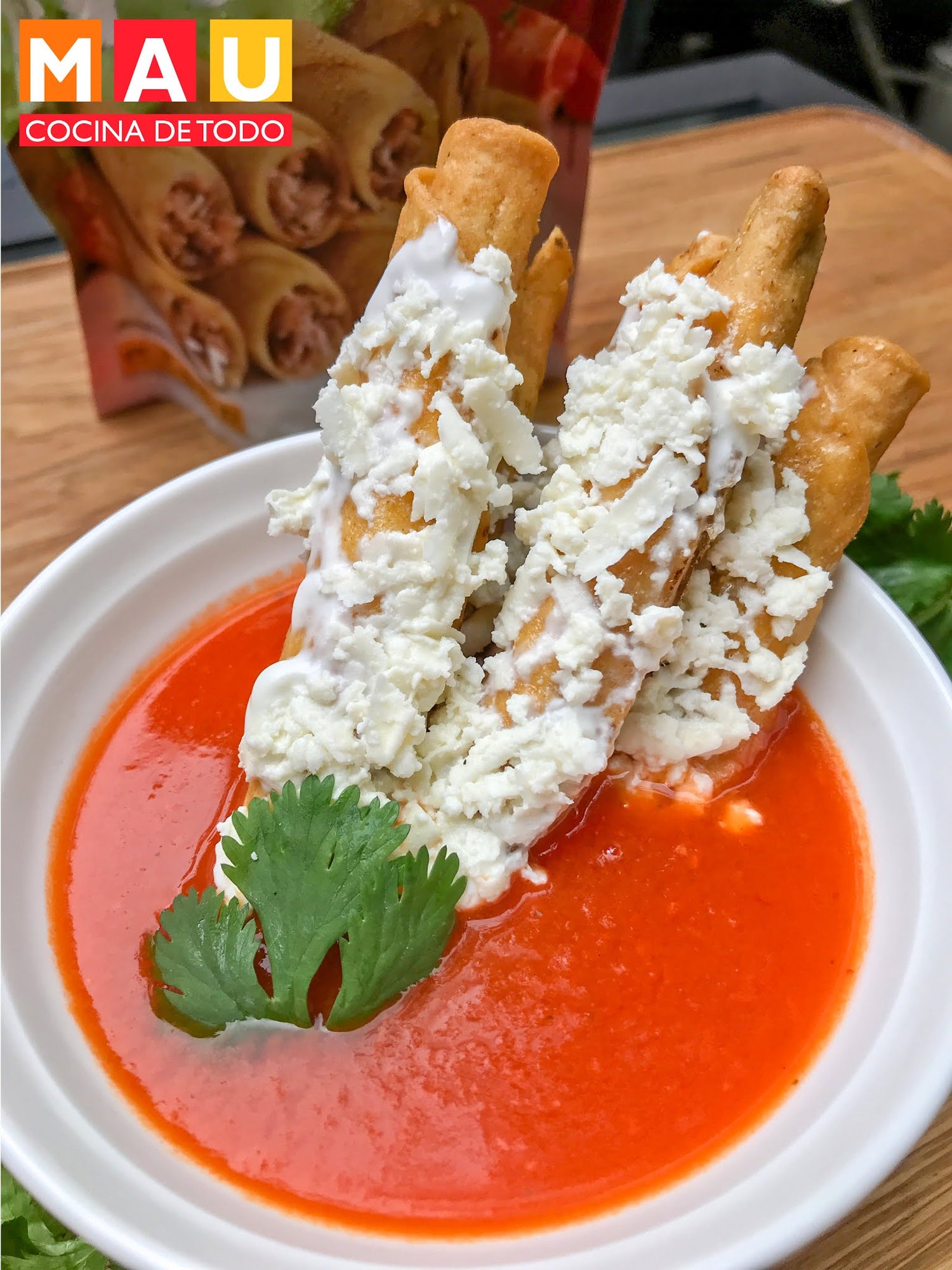 Flautas Ahogadas en Salsa de Tomate con Chipotle