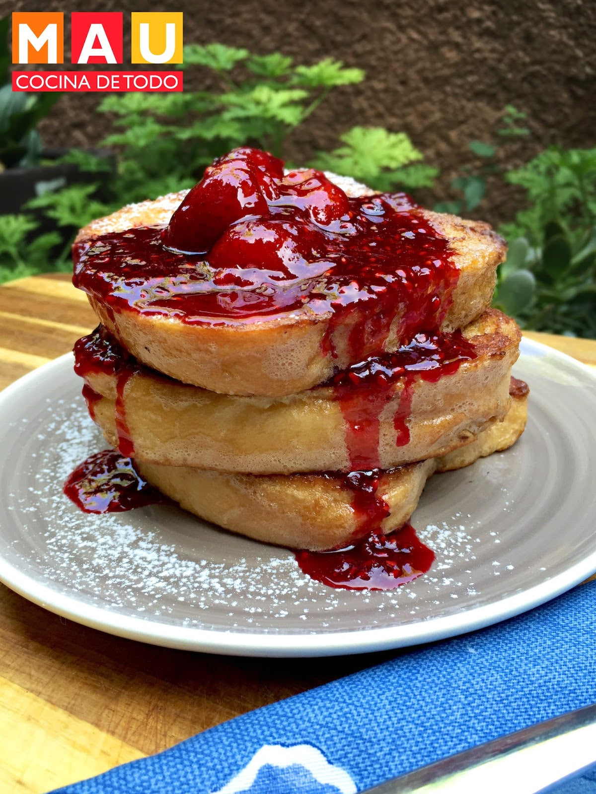 Torrejas con Compota de Frutos Rojos (French Toast)